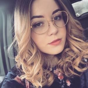 Meet your Posher, Lexi